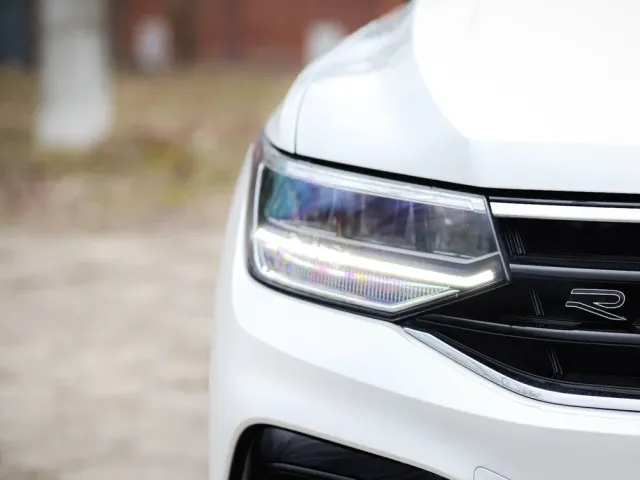 Volkswagen Tiguan - фото 4