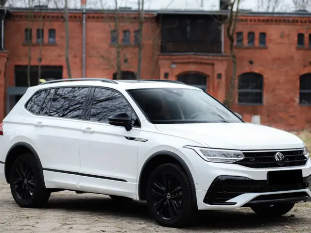 Volkswagen Tiguan - фото 1