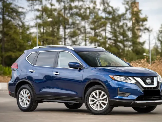 Nissan Rogue - фото 1