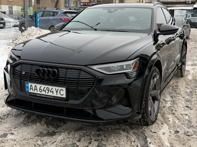Audi e-tron S Sportback - фото 1