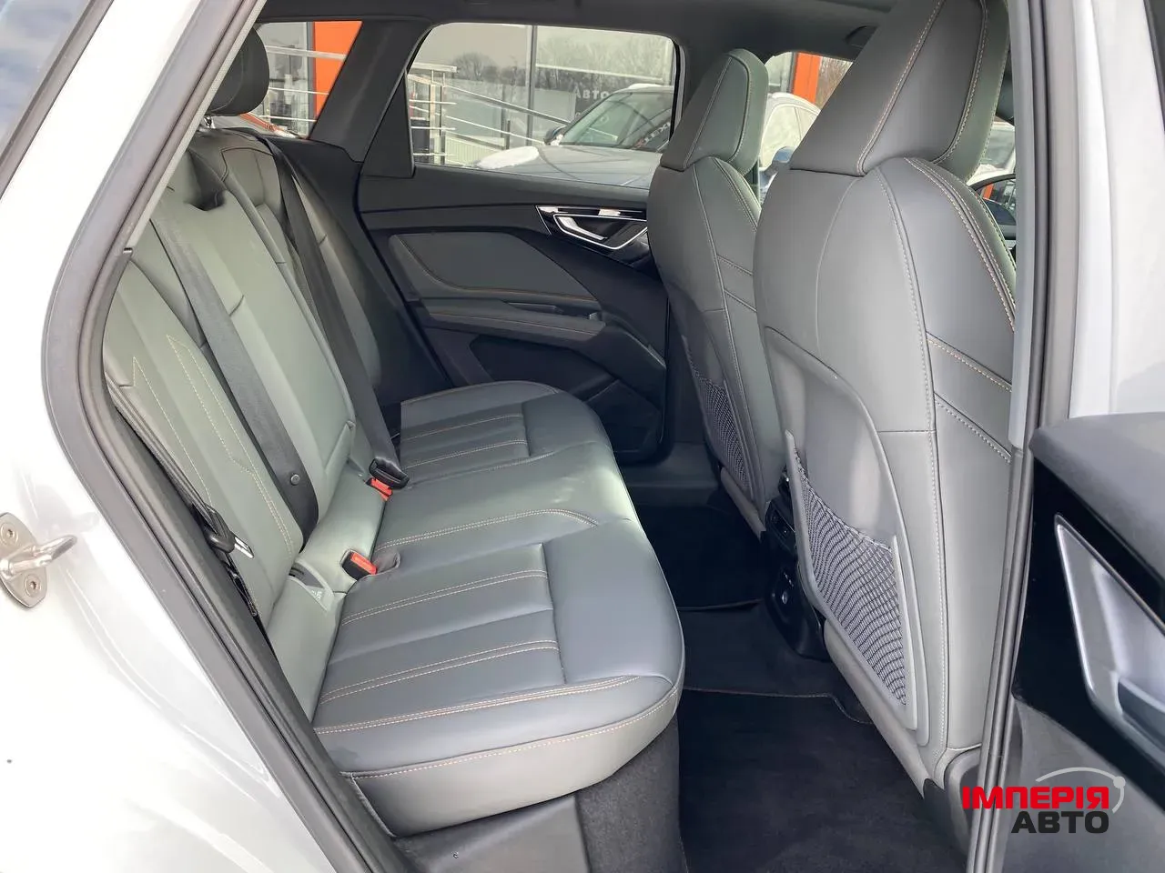 Audi Q4 e-tron - фото 8