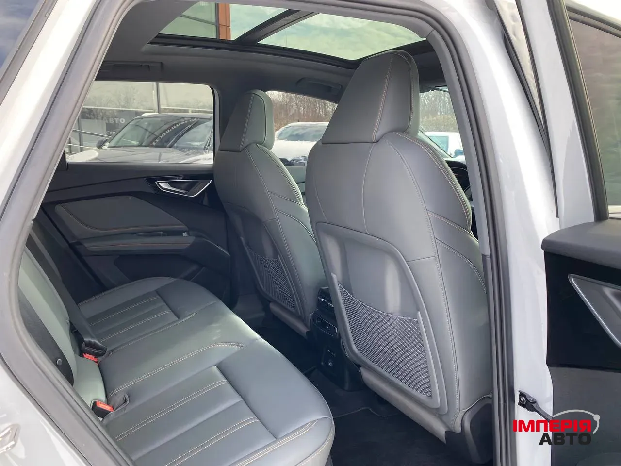 Audi Q4 e-tron - фото 7