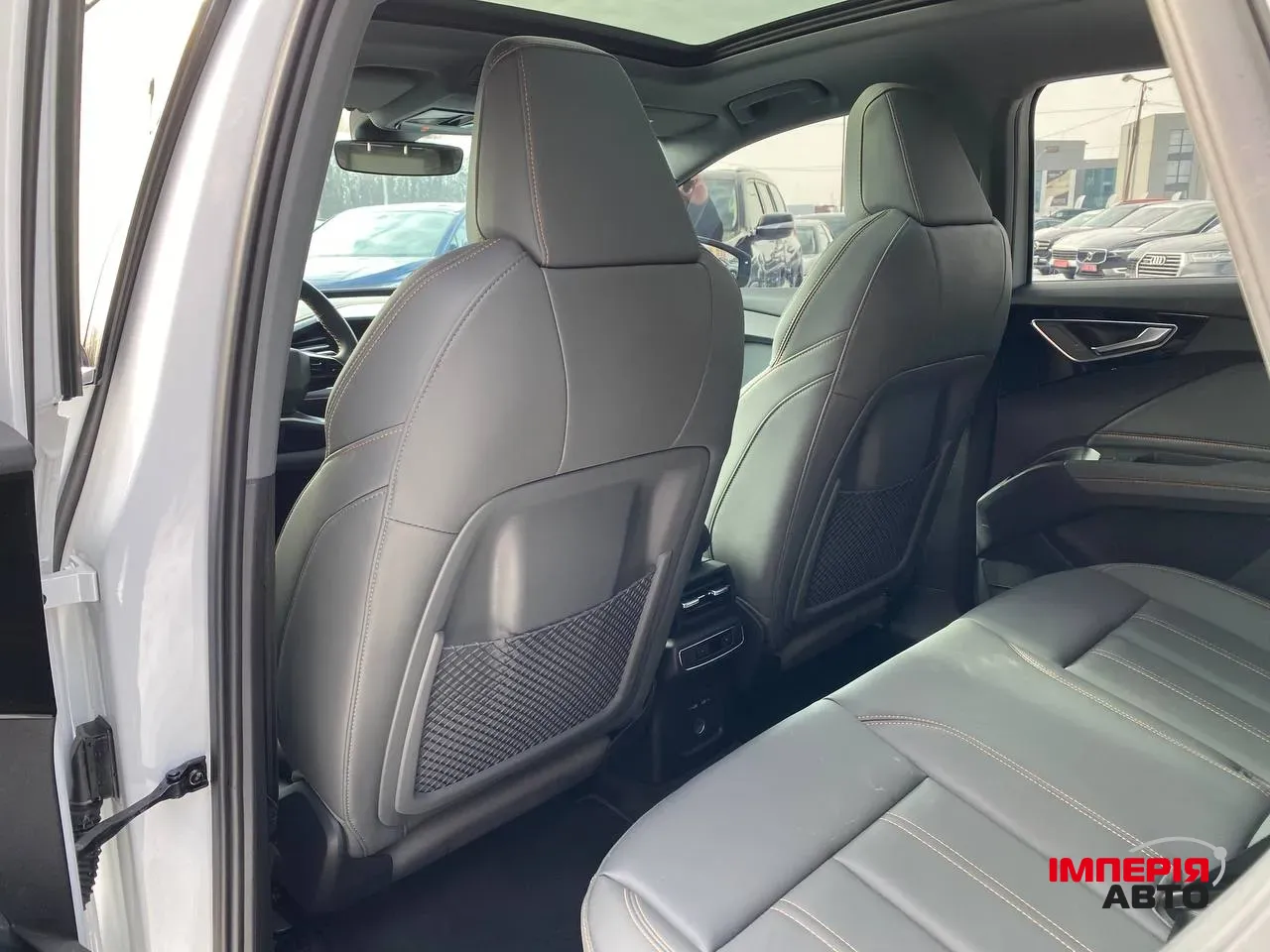 Audi Q4 e-tron - фото 9