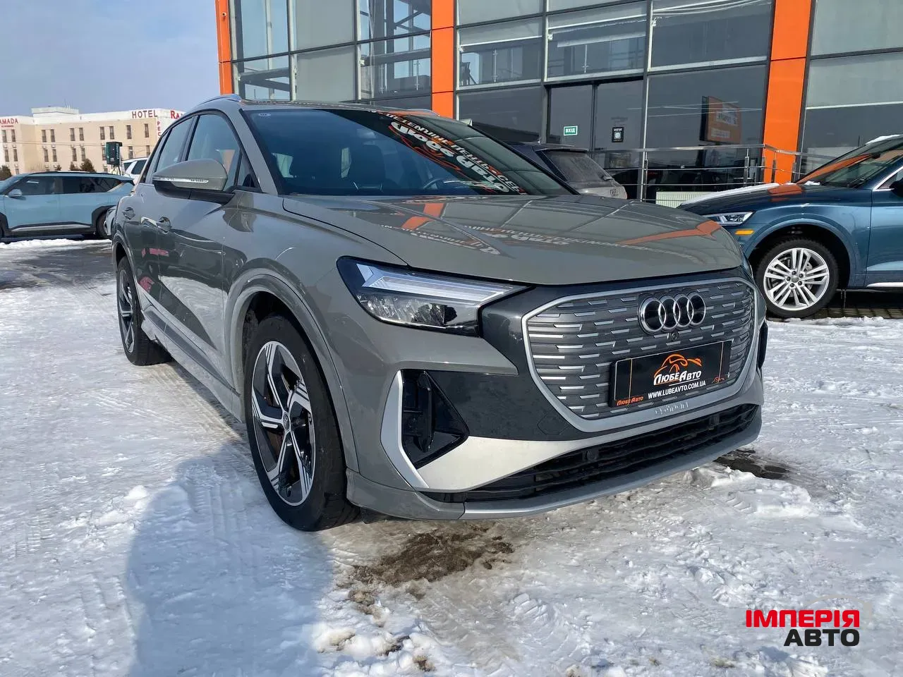 Audi Q4 e-tron - фото 1