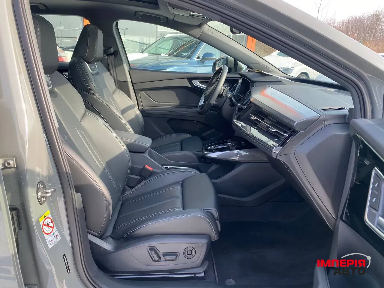 Audi Q4 e-tron - фото 6