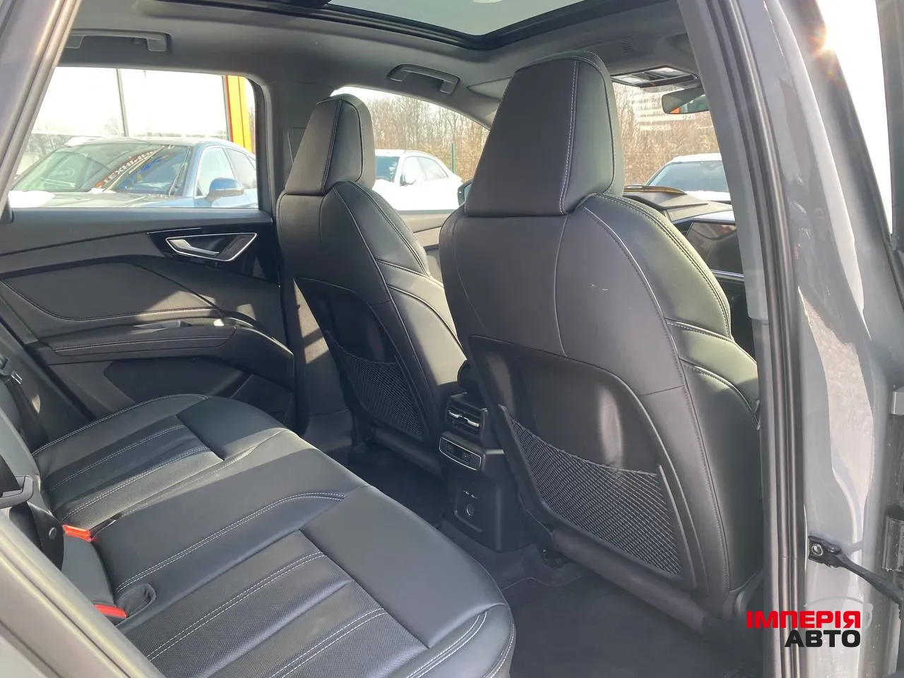 Audi Q4 e-tron - фото 7