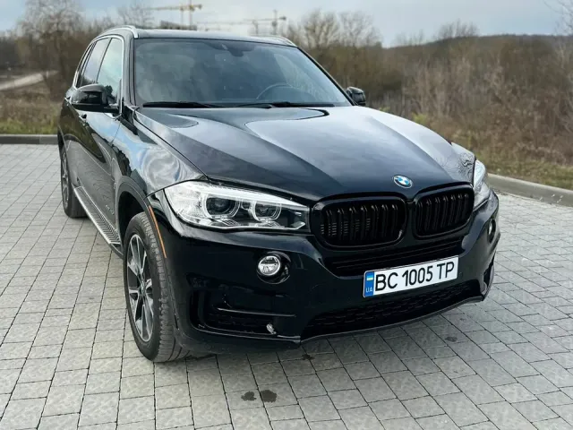 BMW X5 - фото 1