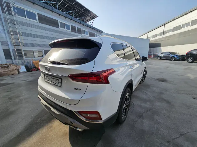 Hyundai Santa Fe - фото 3