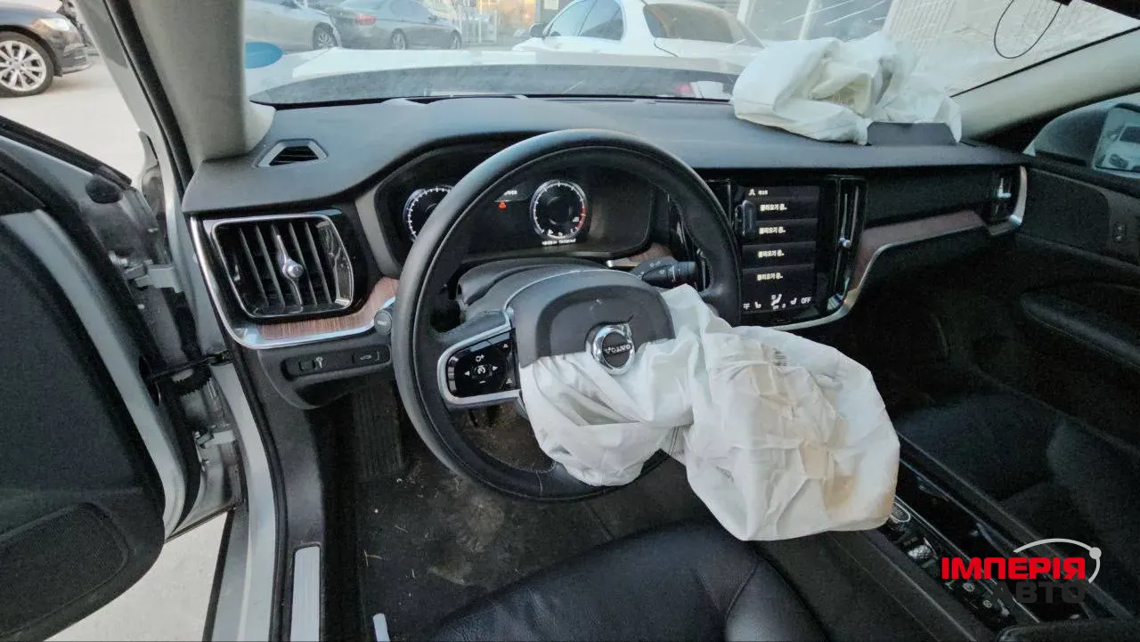 Volvo S60 - фото 8