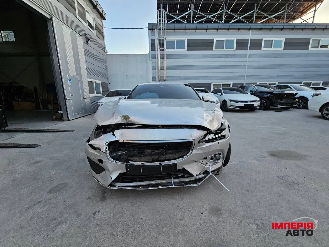 Volvo S60 - фото 1