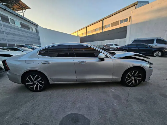 Volvo S60 - фото 3