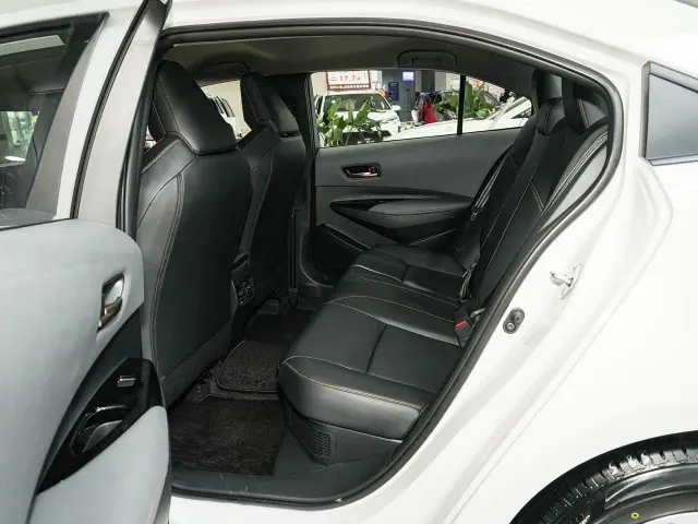 Toyota Corolla - фото 2