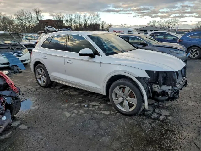 Audi Q5 - фото 1