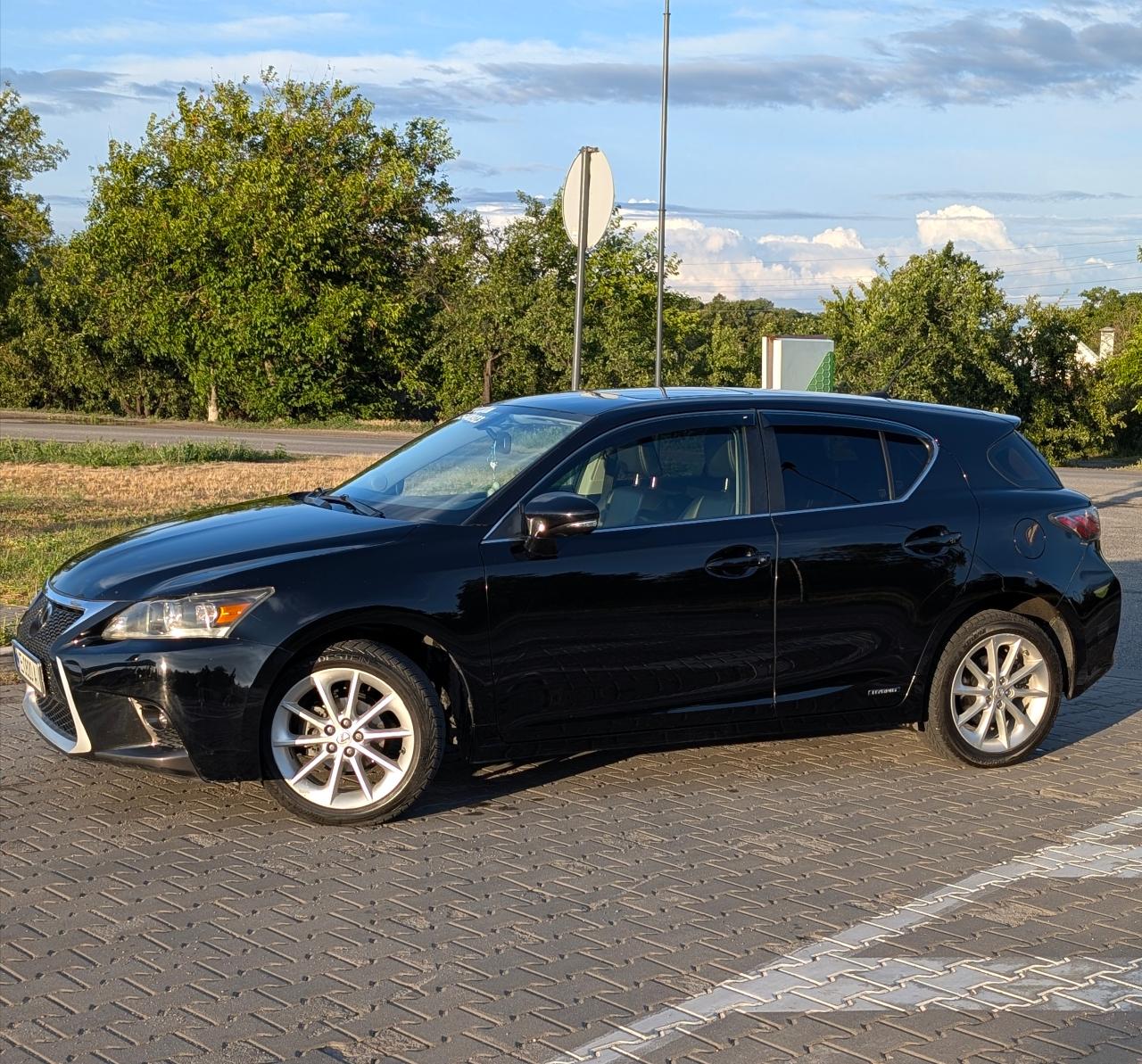 Lexus CT - фото 31