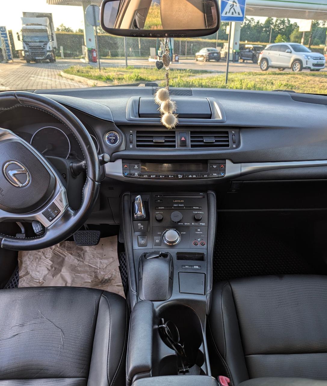 Lexus CT - фото 23