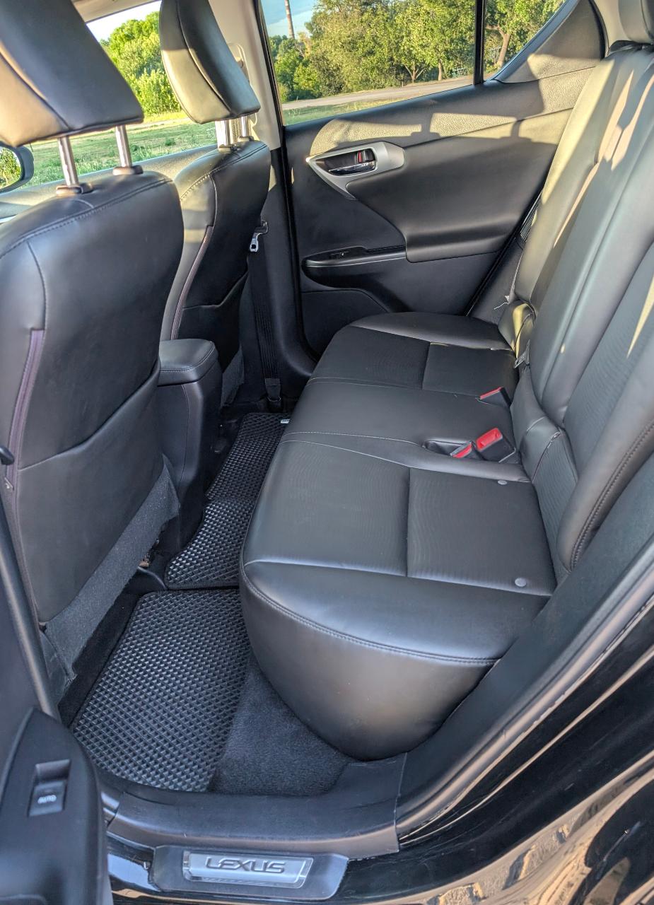 Lexus CT - фото 10