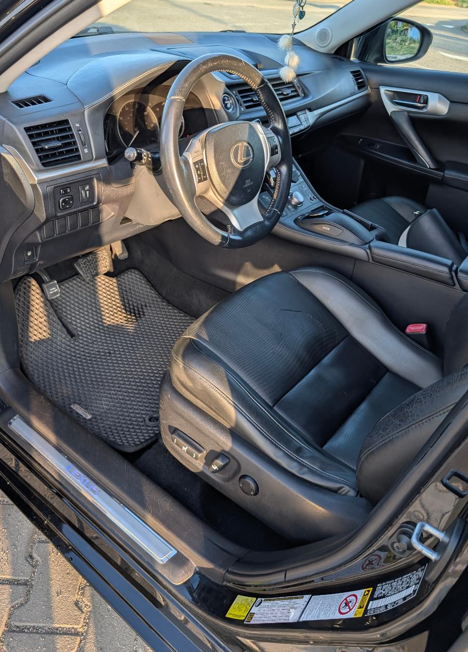 Lexus CT - фото 15