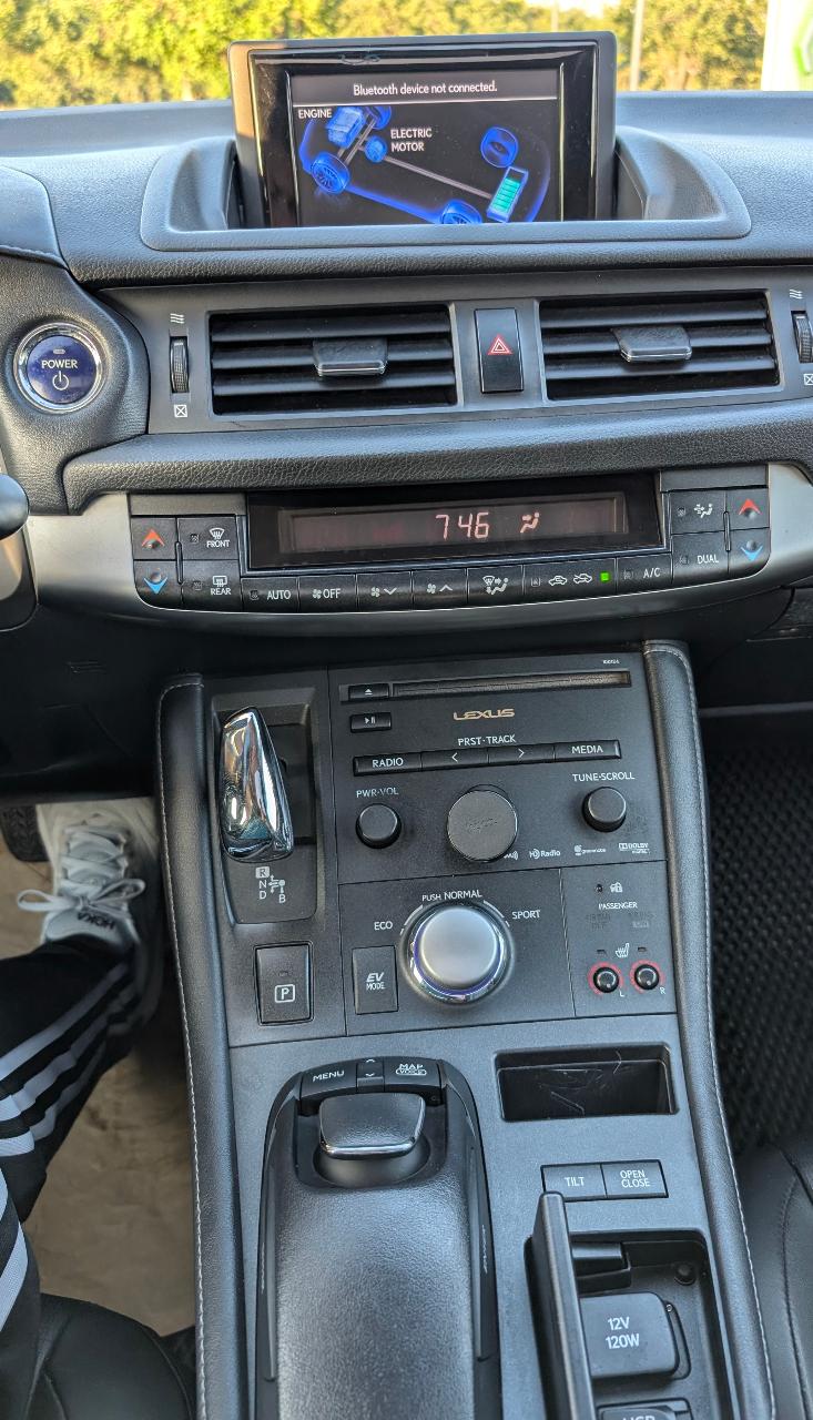 Lexus CT - фото 6