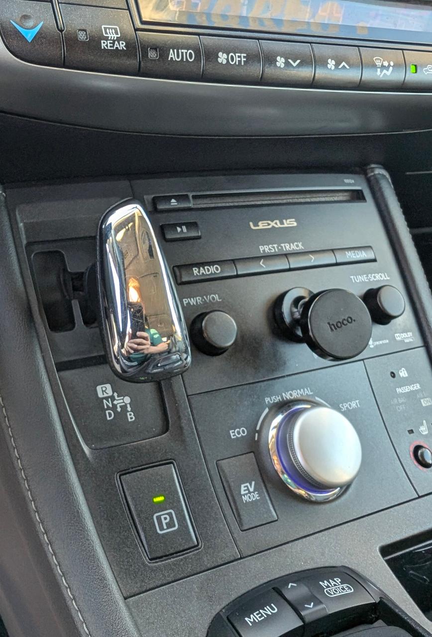 Lexus CT - фото 25