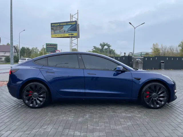 Tesla Model 3 - фото 5