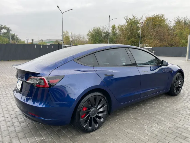 Tesla Model 3 - фото 3