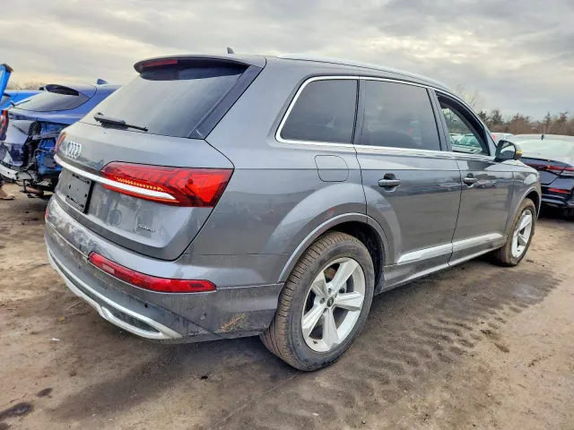 Audi Q7 - фото 3