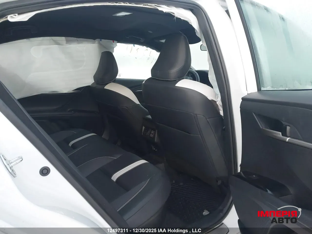 Toyota Camry - фото 3