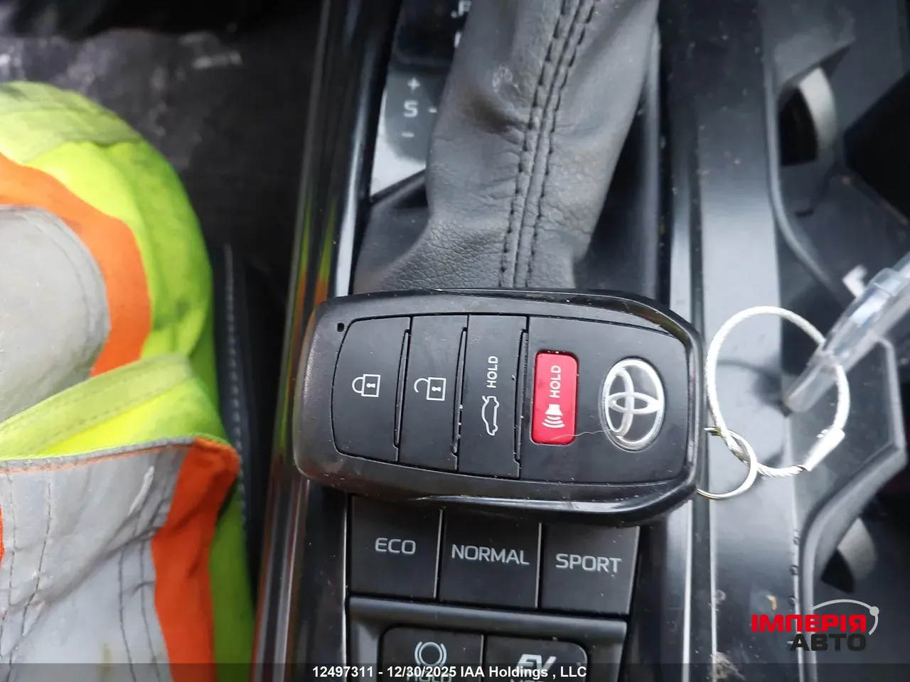 Toyota Camry - фото 4