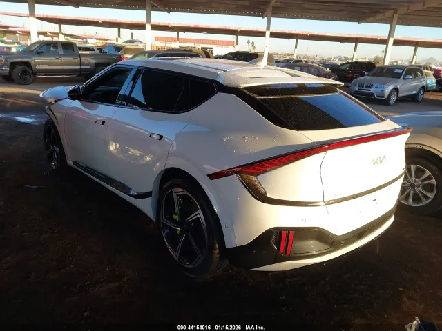 Kia EV6 - фото 3