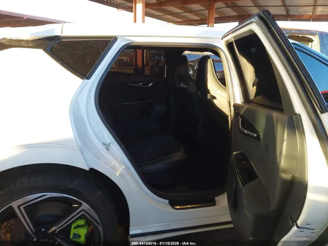 Kia EV6 - фото 1