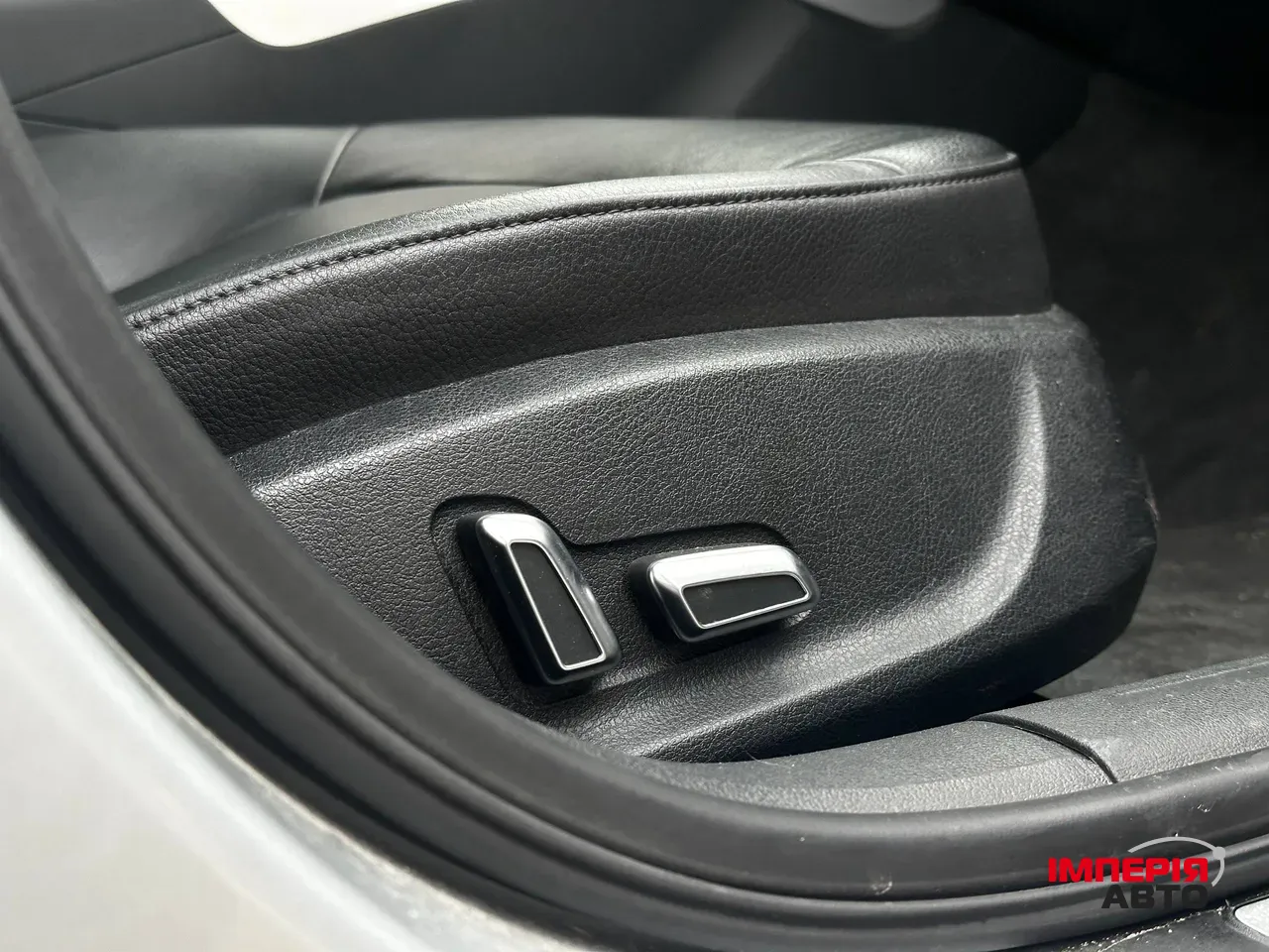 Audi A4 - фото 17