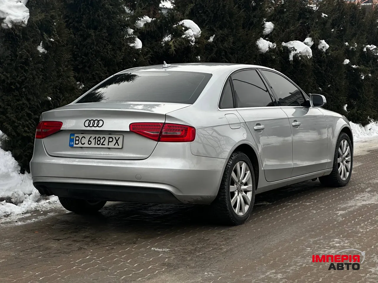 Audi A4 - фото 10