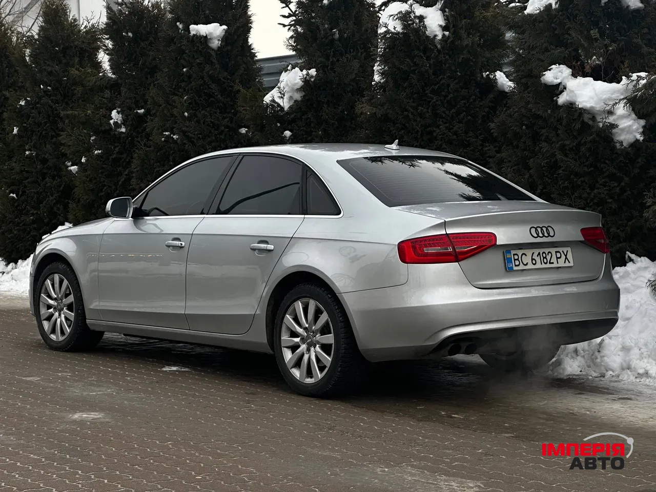 Audi A4 - фото 8