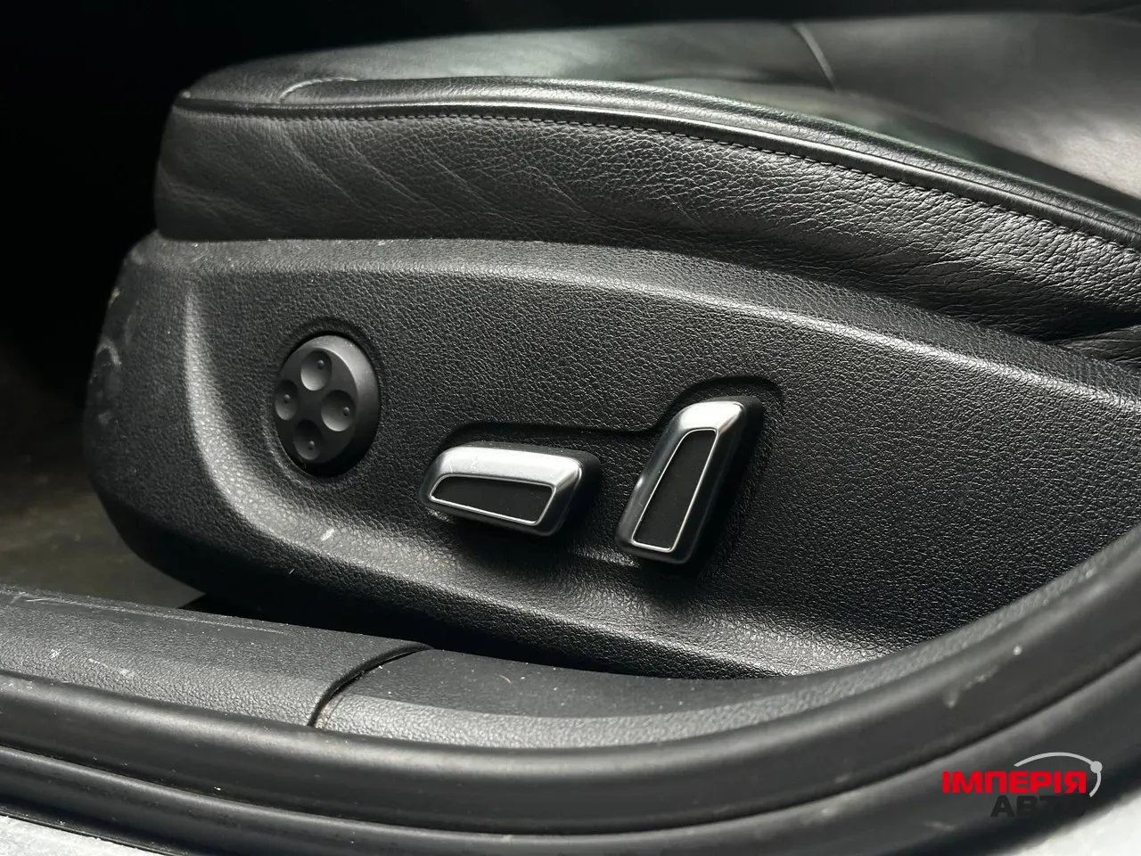 Audi A4 - фото 21