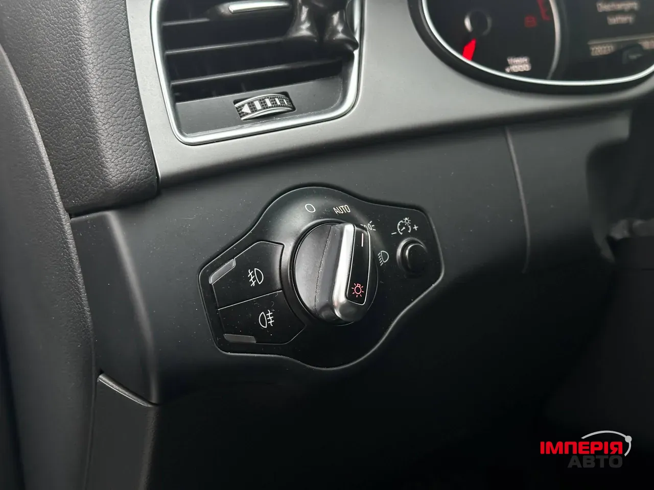 Audi A4 - фото 22