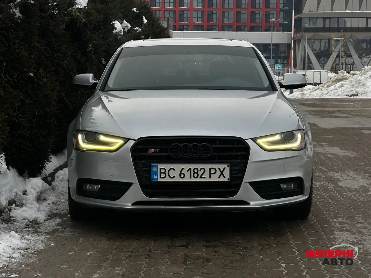 Audi A4 - фото 2