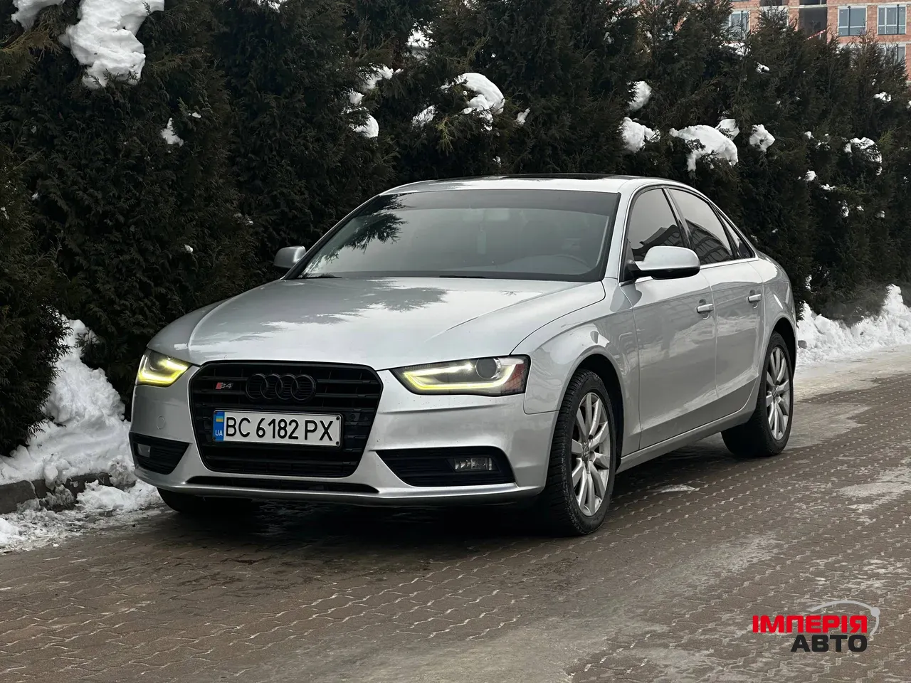 Audi A4 - фото 1