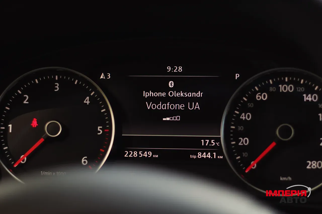 Volkswagen Touareg - фото 11