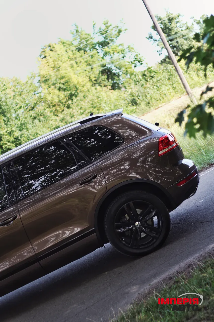 Volkswagen Touareg - фото 5