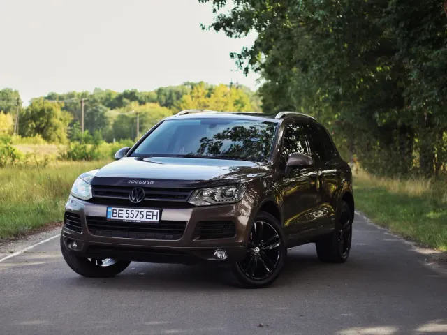 Volkswagen Touareg - фото 1