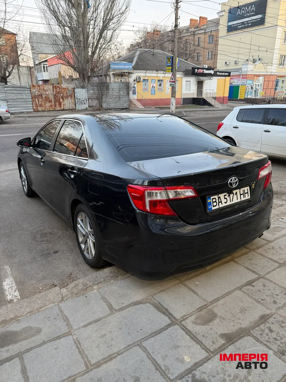 Toyota Camry - фото 4