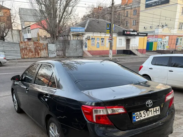 Toyota Camry - фото 4