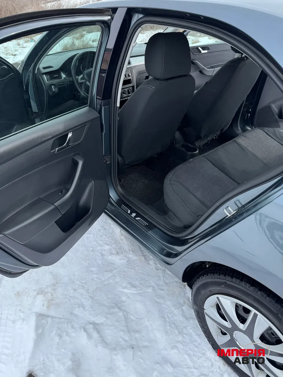 Skoda Rapid - фото 13