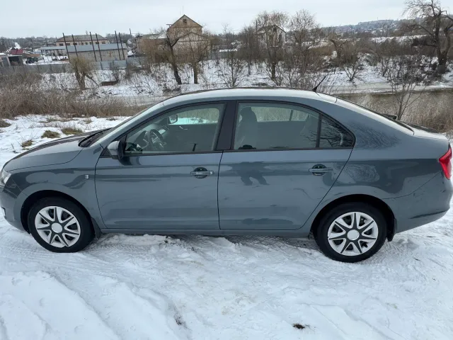 Skoda Rapid - фото 4