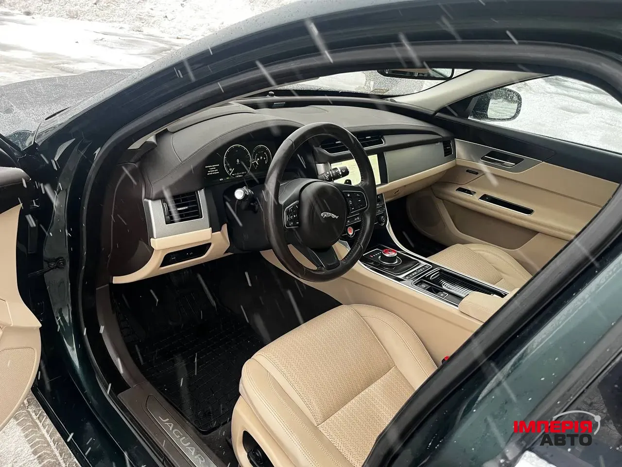 Jaguar XF - фото 11