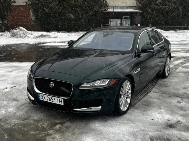 Jaguar XF - фото 1