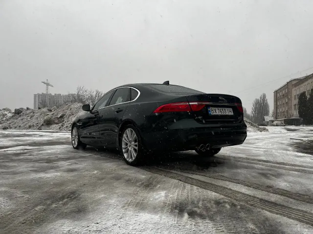 Jaguar XF - фото 3