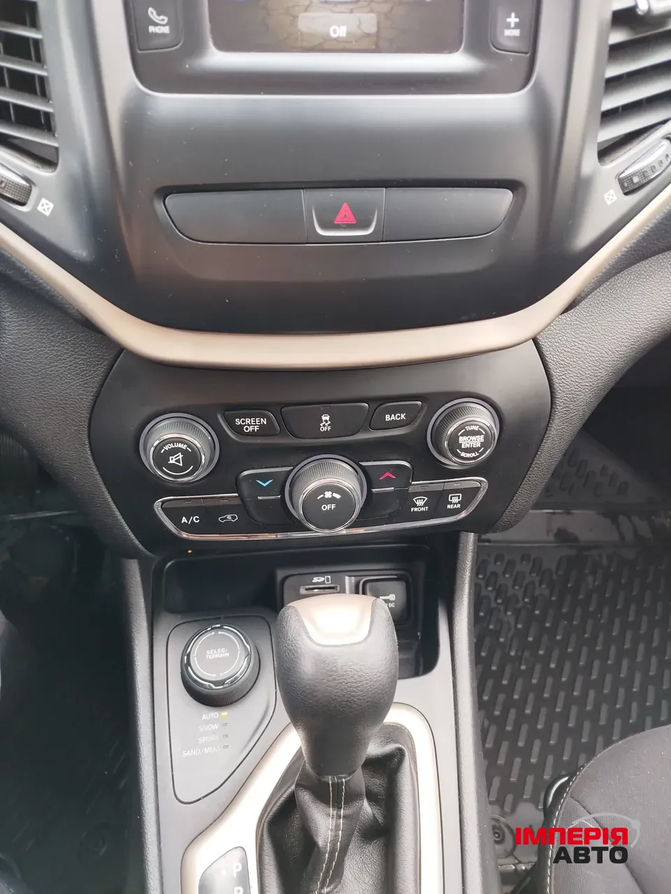 Jeep Cherokee - фото 19