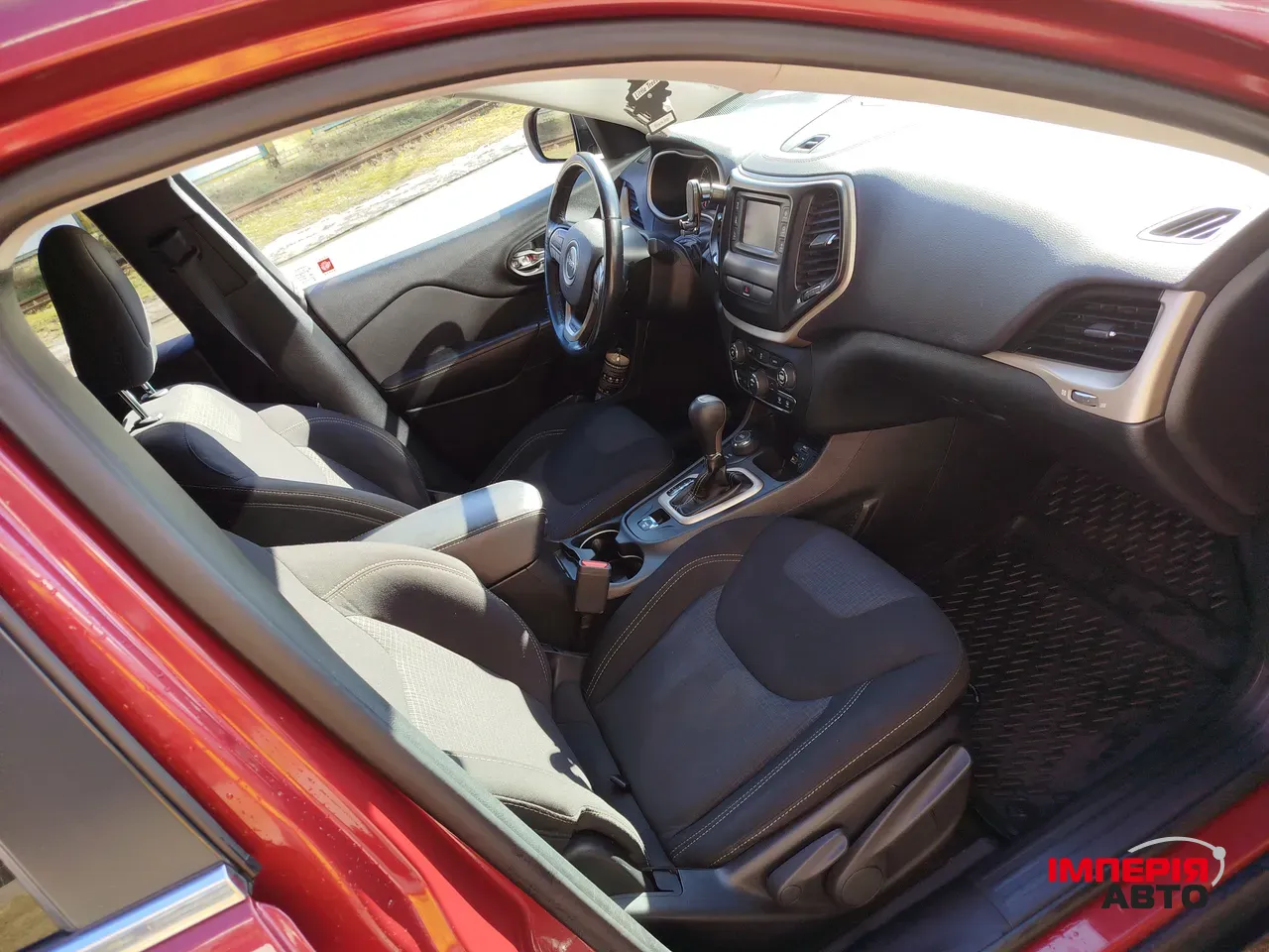 Jeep Cherokee - фото 17