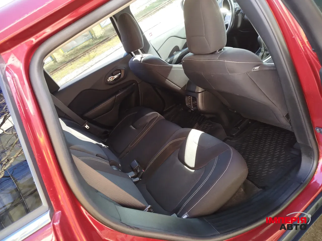 Jeep Cherokee - фото 15